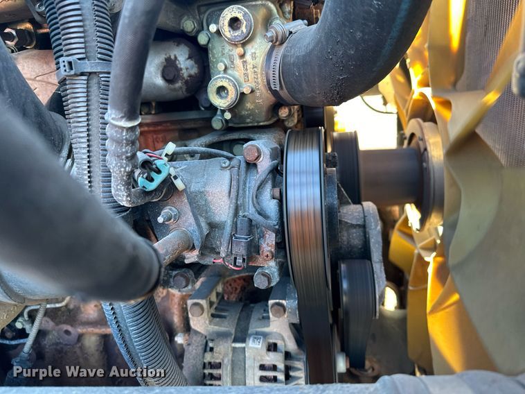 image for item LO9438 2013 Freightliner Cascadia  semi truck