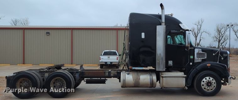 image for item LY9498 2016 Freightliner Coronado 122SD  semi truck