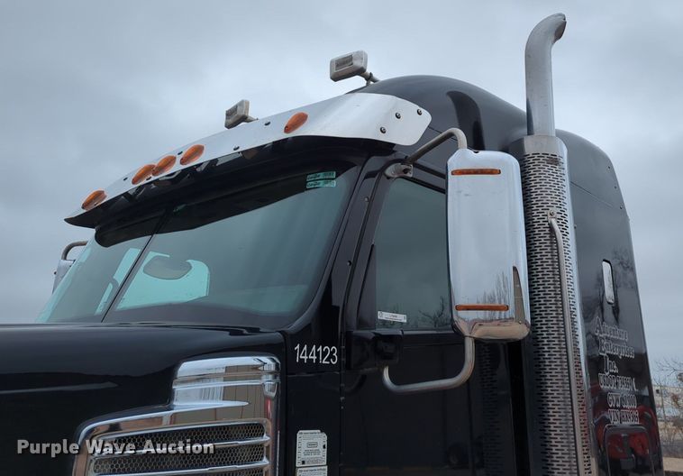 image for item LY9498 2016 Freightliner Coronado 122SD  semi truck