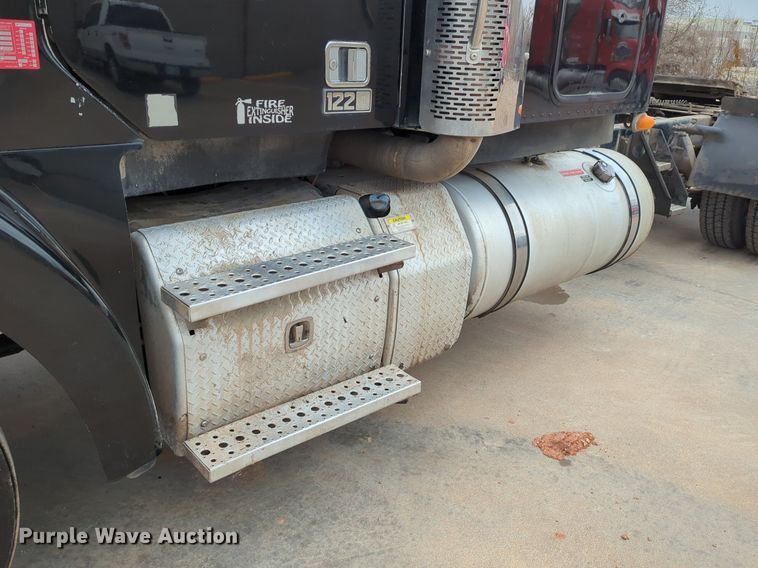 image for item LY9498 2016 Freightliner Coronado 122SD  semi truck