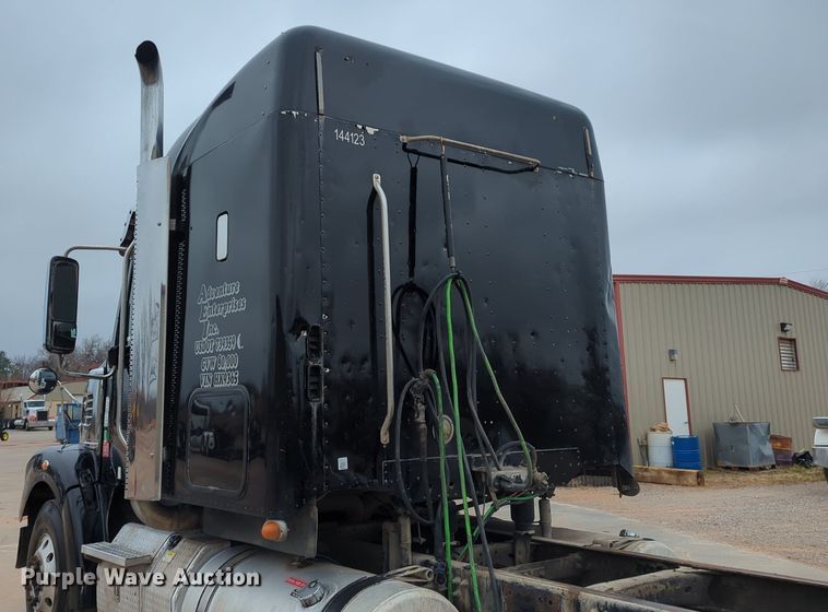 image for item LY9498 2016 Freightliner Coronado 122SD  semi truck