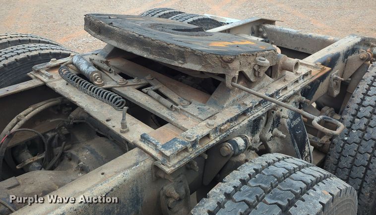 image for item LY9498 2016 Freightliner Coronado 122SD  semi truck