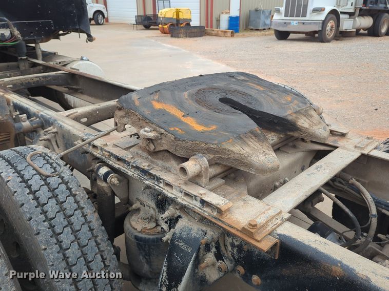 image for item LY9498 2016 Freightliner Coronado 122SD  semi truck