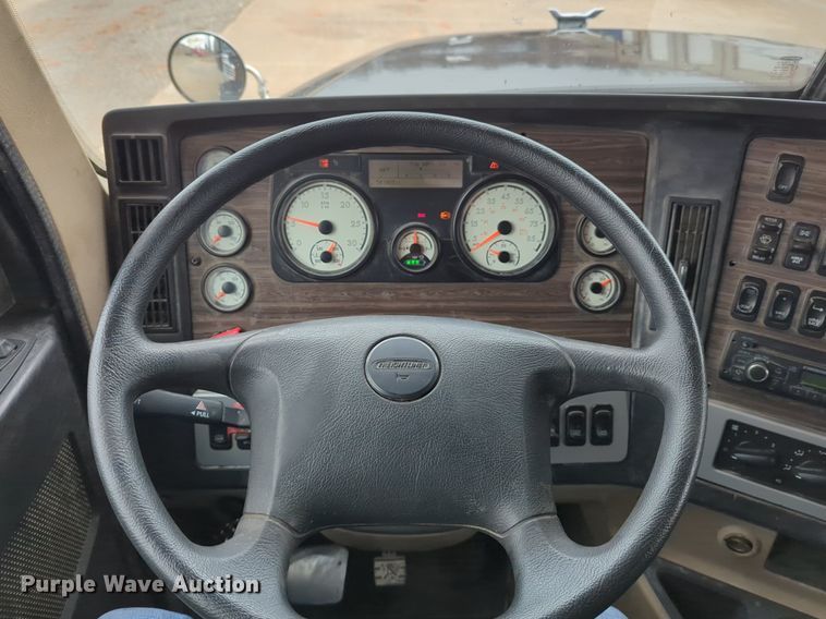 image for item LY9498 2016 Freightliner Coronado 122SD  semi truck