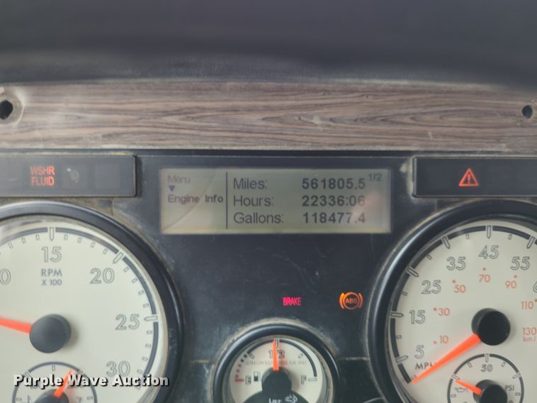 image for item LY9498 2016 Freightliner Coronado 122SD  semi truck