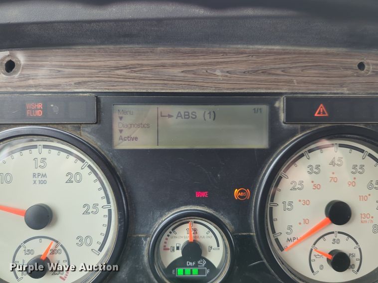 image for item LY9498 2016 Freightliner Coronado 122SD  semi truck