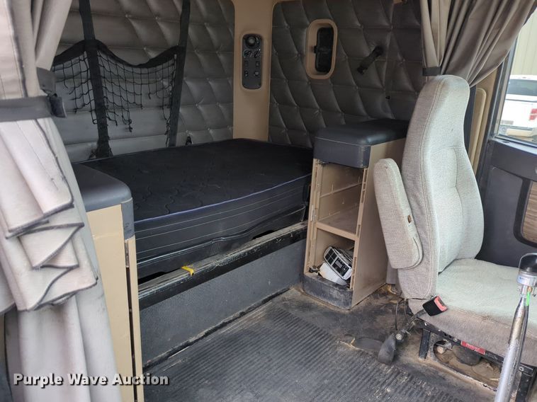 image for item LY9498 2016 Freightliner Coronado 122SD  semi truck