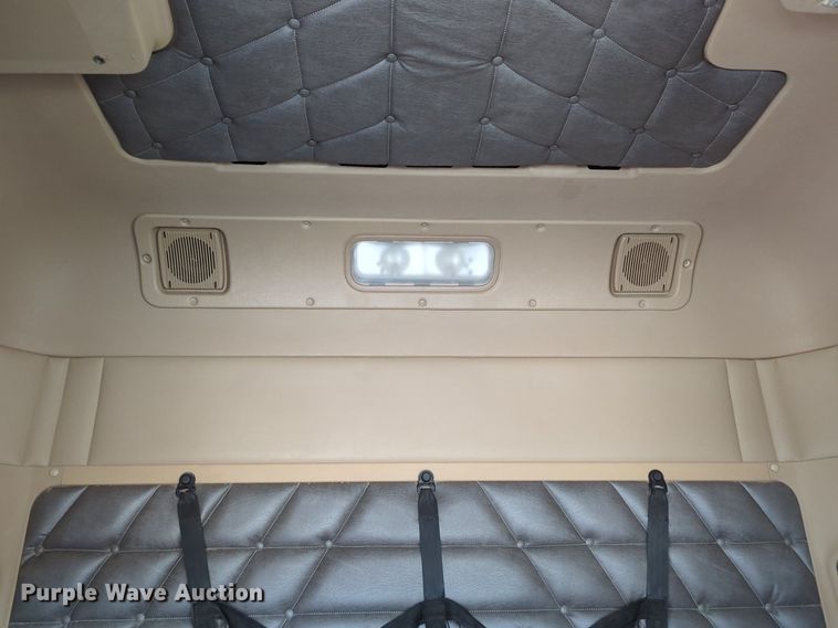 image for item LY9498 2016 Freightliner Coronado 122SD  semi truck