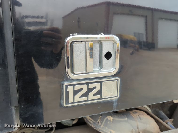 image for item LY9498 2016 Freightliner Coronado 122SD  semi truck