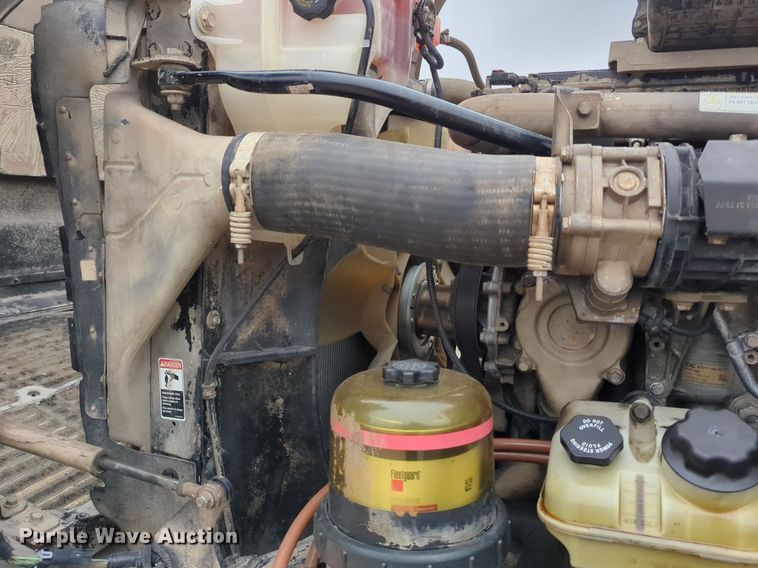 image for item LY9498 2016 Freightliner Coronado 122SD  semi truck