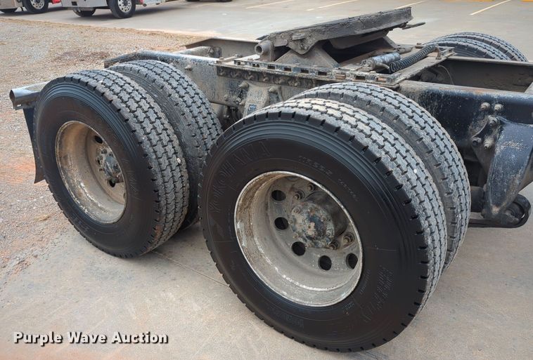 image for item LY9498 2016 Freightliner Coronado 122SD  semi truck