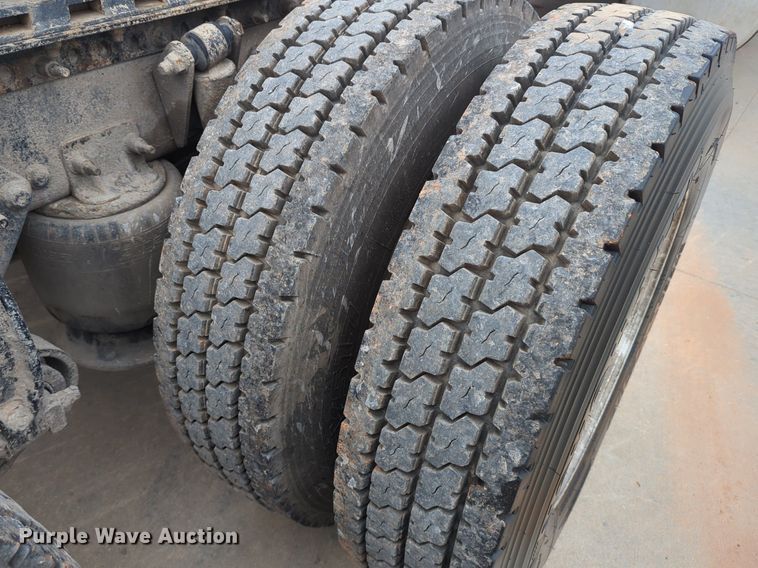 image for item LY9498 2016 Freightliner Coronado 122SD  semi truck