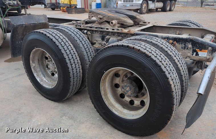 image for item LY9498 2016 Freightliner Coronado 122SD  semi truck