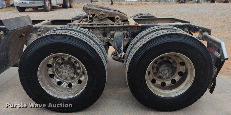 image for item LY9498 2016 Freightliner Coronado 122SD  semi truck