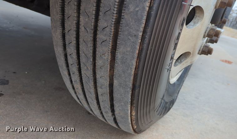 image for item LY9498 2016 Freightliner Coronado 122SD  semi truck