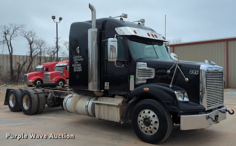 image for item LY9499 2016 Freightliner Coronado 122SD  semi truck