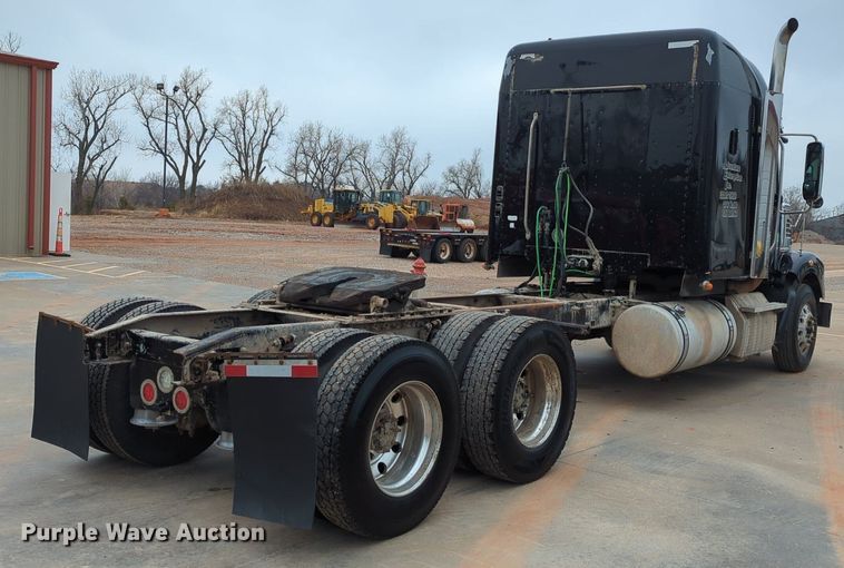 image for item LY9499 2016 Freightliner Coronado 122SD  semi truck