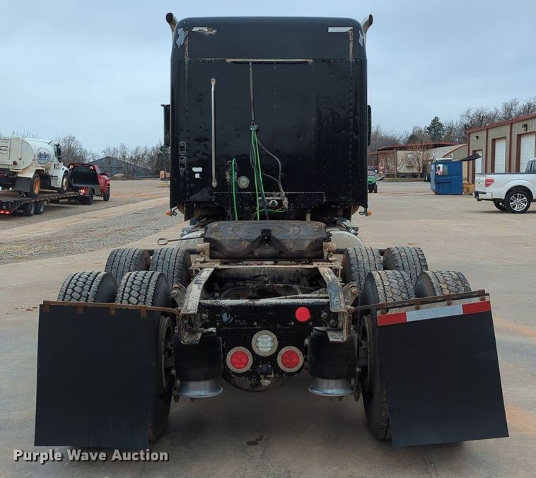 image for item LY9499 2016 Freightliner Coronado 122SD  semi truck