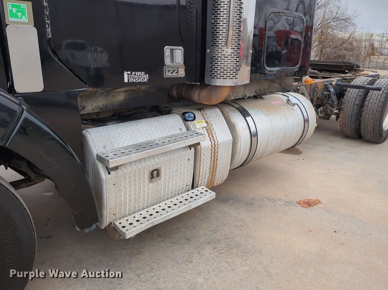 image for item LY9499 2016 Freightliner Coronado 122SD  semi truck