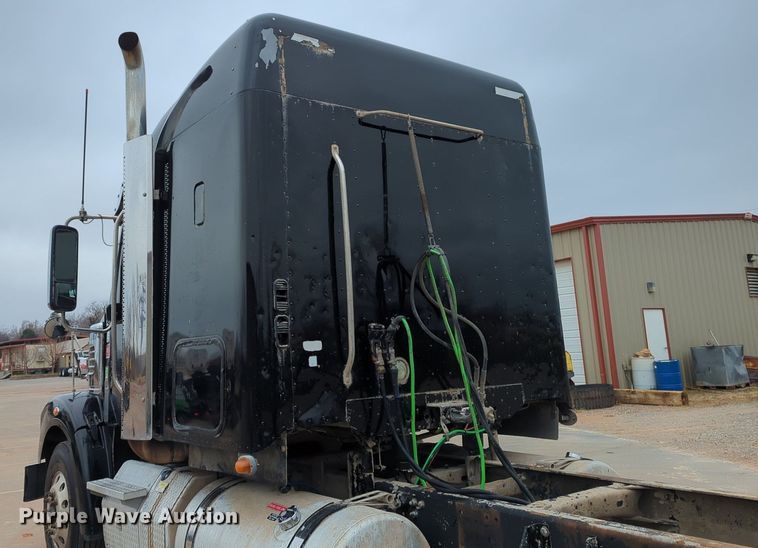 image for item LY9499 2016 Freightliner Coronado 122SD  semi truck