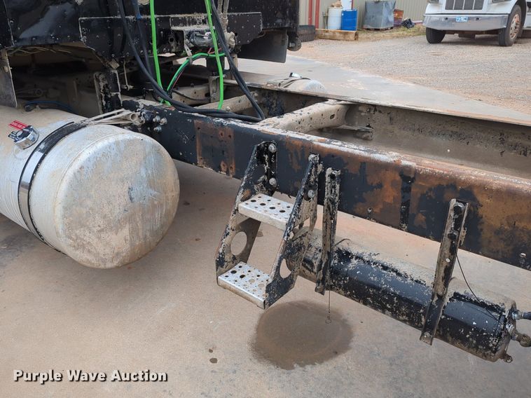 image for item LY9499 2016 Freightliner Coronado 122SD  semi truck