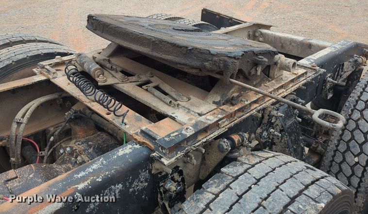 image for item LY9499 2016 Freightliner Coronado 122SD  semi truck