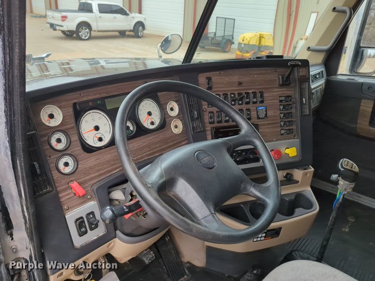 image for item LY9499 2016 Freightliner Coronado 122SD  semi truck