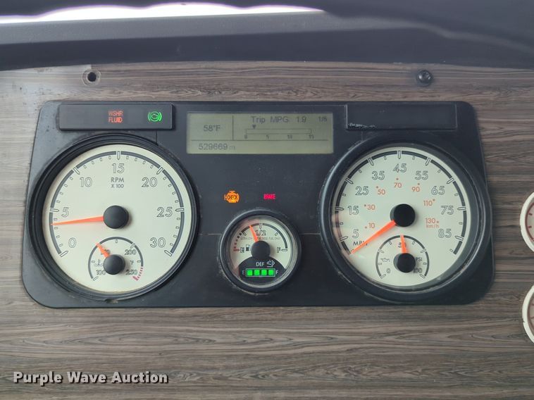 image for item LY9499 2016 Freightliner Coronado 122SD  semi truck