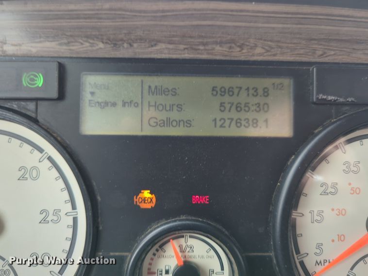 image for item LY9499 2016 Freightliner Coronado 122SD  semi truck