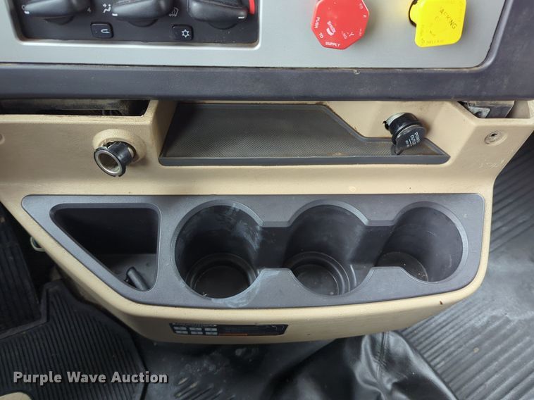 image for item LY9499 2016 Freightliner Coronado 122SD  semi truck