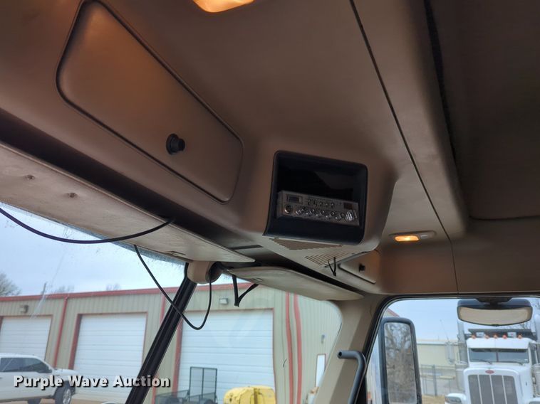 image for item LY9499 2016 Freightliner Coronado 122SD  semi truck