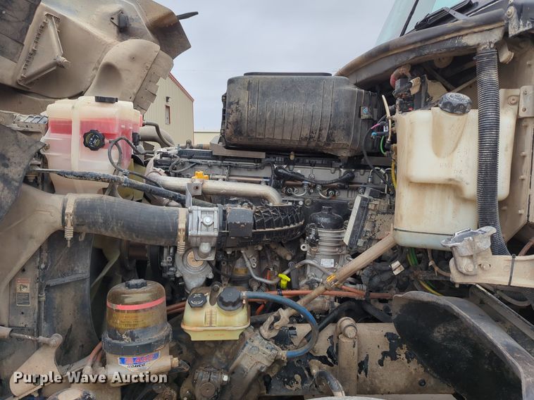 image for item LY9499 2016 Freightliner Coronado 122SD  semi truck