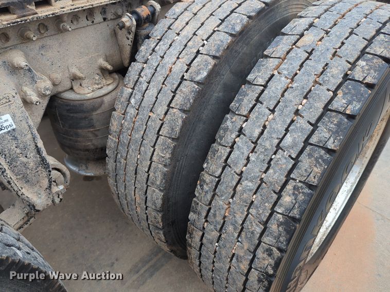 image for item LY9499 2016 Freightliner Coronado 122SD  semi truck