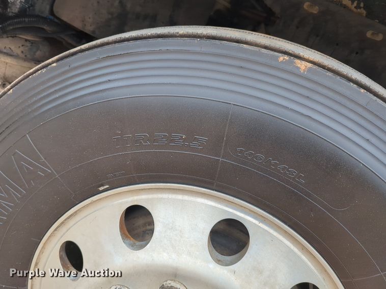 image for item LY9499 2016 Freightliner Coronado 122SD  semi truck