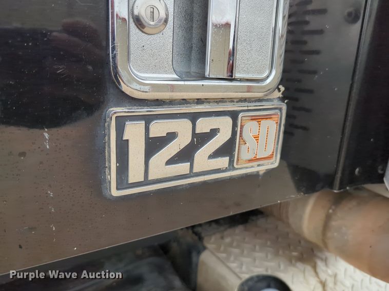 image for item LY9499 2016 Freightliner Coronado 122SD  semi truck