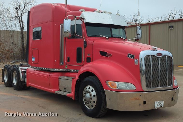 image for item LY9500 2013 Peterbilt 386  semi truck