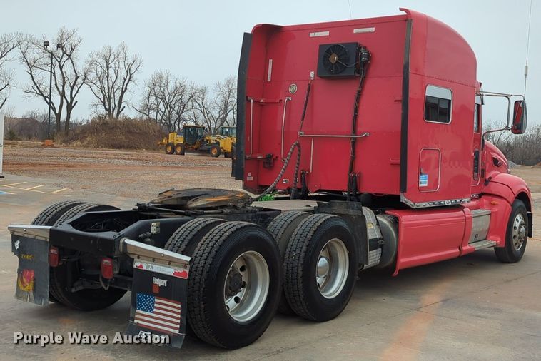 image for item LY9500 2013 Peterbilt 386  semi truck
