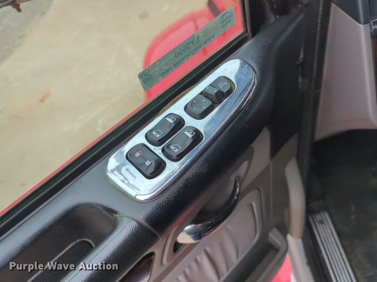 image for item LY9500 2013 Peterbilt 386  semi truck