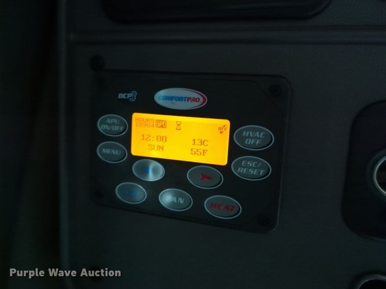 image for item LY9500 2013 Peterbilt 386  semi truck