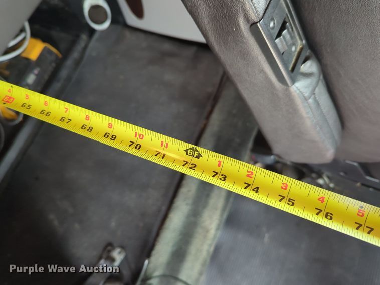 image for item LY9500 2013 Peterbilt 386  semi truck