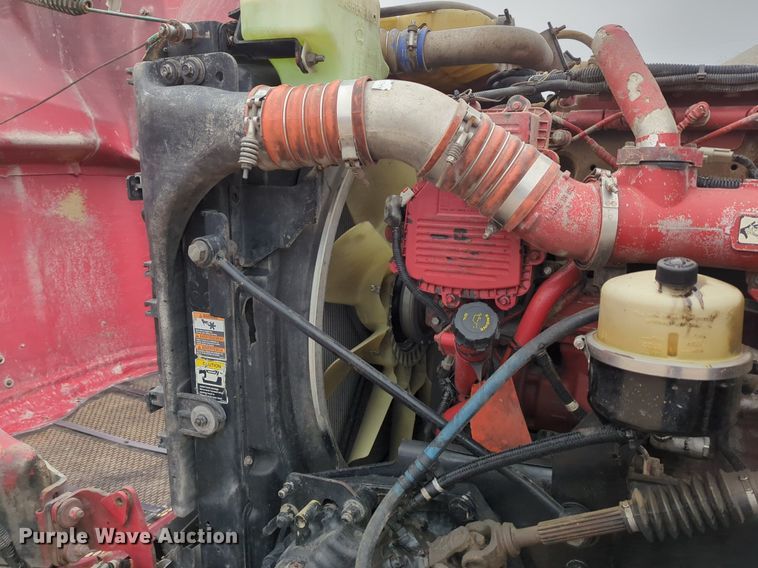 image for item LY9500 2013 Peterbilt 386  semi truck