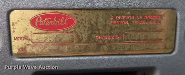 image for item LY9500 2013 Peterbilt 386  semi truck
