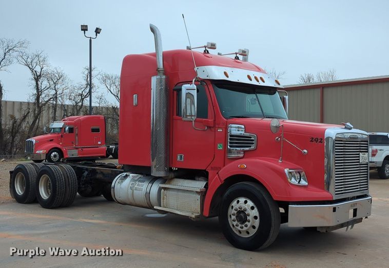 image for item LY9501 2016 Freightliner Coronado 122SD  semi truck