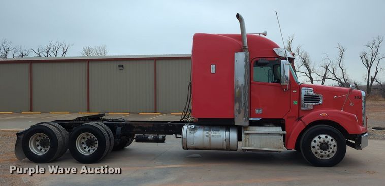 image for item LY9501 2016 Freightliner Coronado 122SD  semi truck