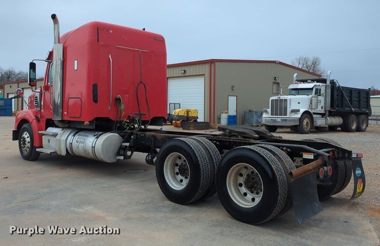 image for item LY9501 2016 Freightliner Coronado 122SD  semi truck