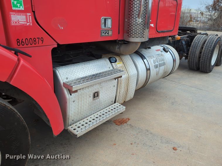 image for item LY9501 2016 Freightliner Coronado 122SD  semi truck