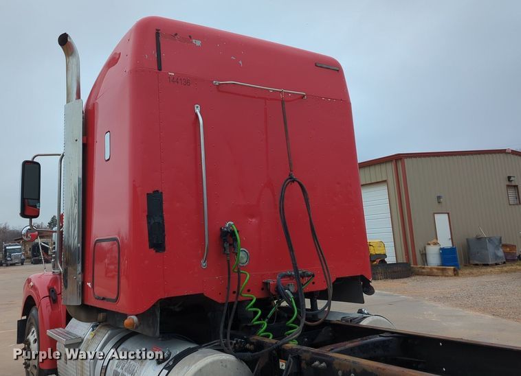 image for item LY9501 2016 Freightliner Coronado 122SD  semi truck