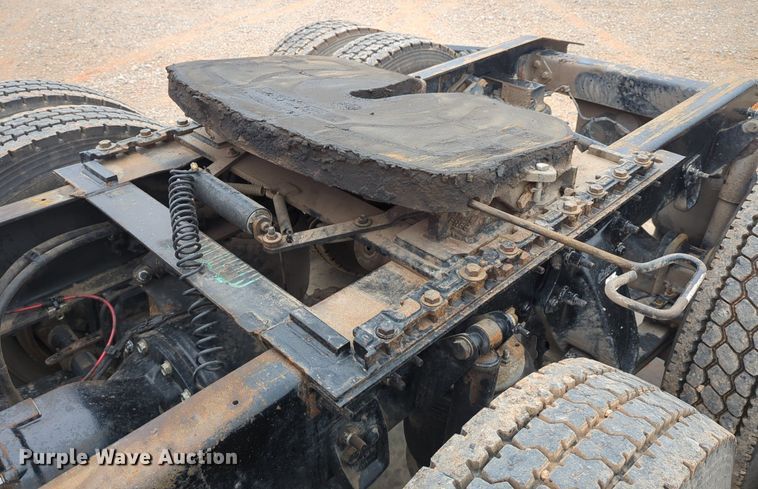 image for item LY9501 2016 Freightliner Coronado 122SD  semi truck