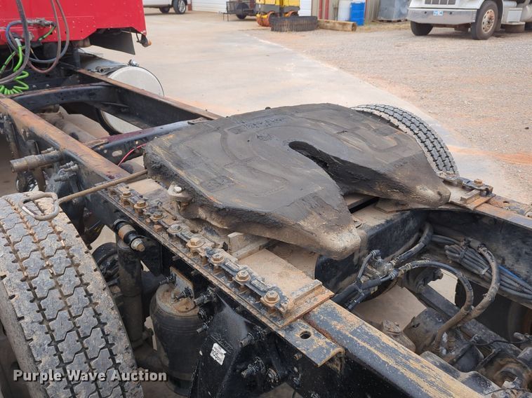 image for item LY9501 2016 Freightliner Coronado 122SD  semi truck