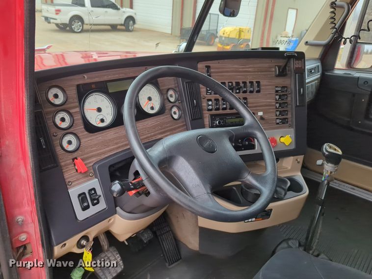 image for item LY9501 2016 Freightliner Coronado 122SD  semi truck